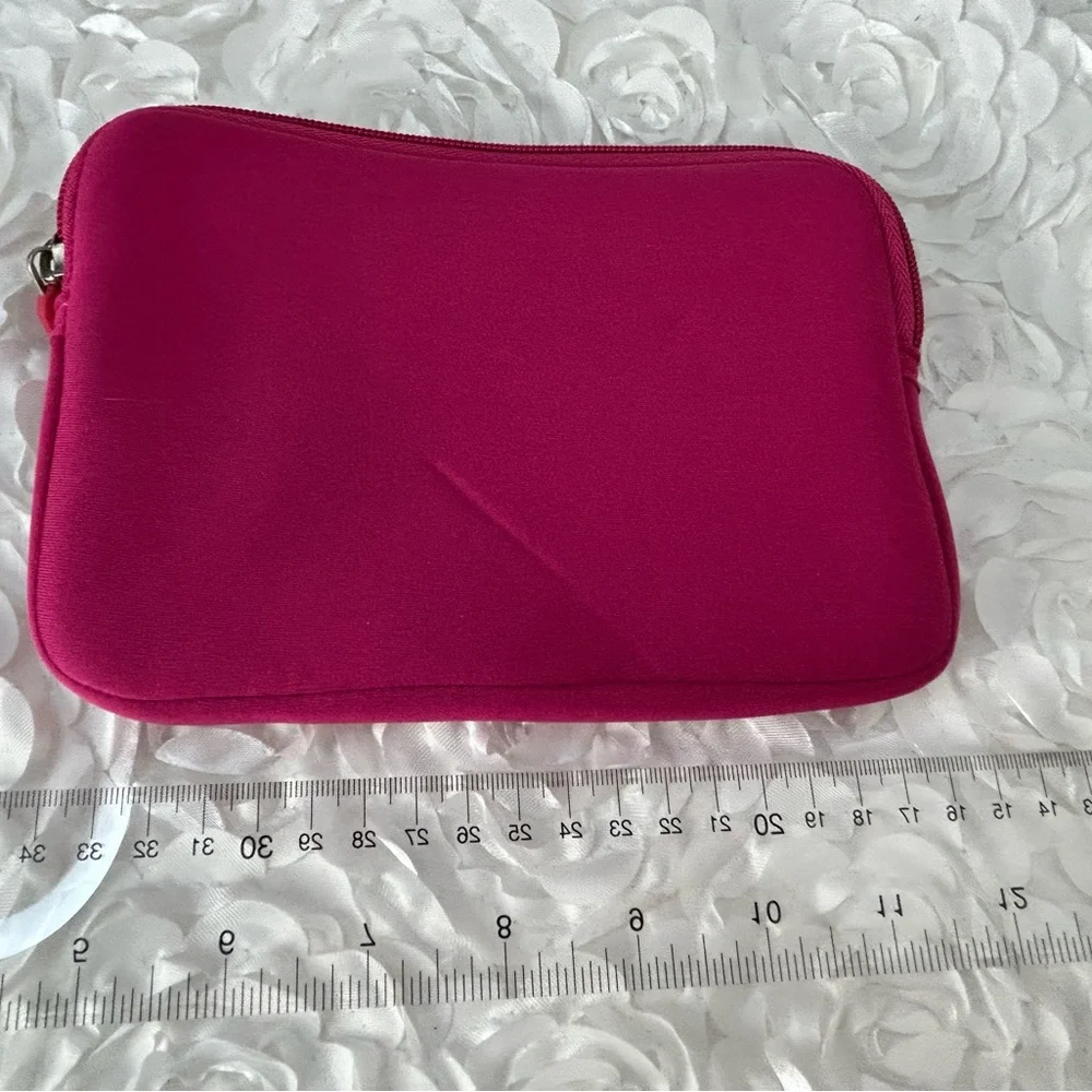 Case Logic Neoprene Pink Zip Around Pouch‎